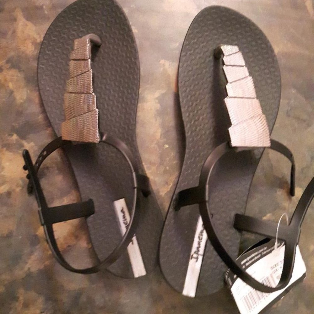Ipanema brand new size 6